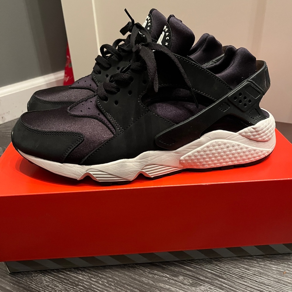 Nike Black Huarache Sneakers Chunky Silhouette